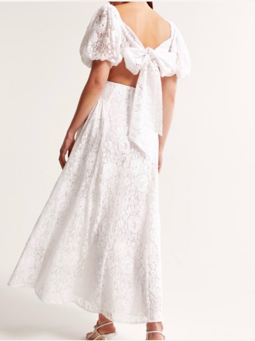 Abercrombie & Fitch
Style Name
Drama Puff Sleeve
Cutout Maxi
Color
White